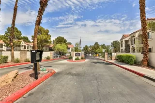 Photo #6: 2325968 Listing