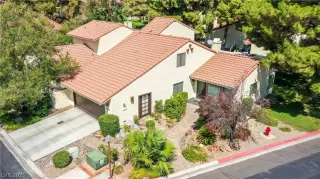 Photo #2: 2325988 Listing