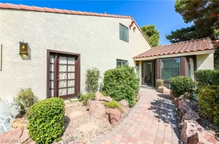 Photo #4: 2325988 Listing