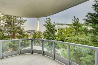 Photo #2: 2325993 Listing