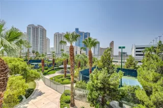 Photo #3: 2325993 Listing