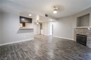 Photo #5: 2326017 Listing 
