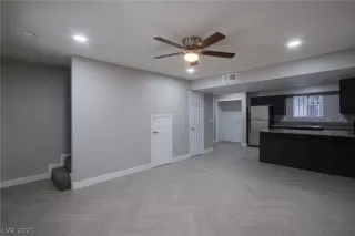 Photo #3: 2326020 Listing 