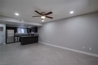 Photo #5: 2326020 Listing 