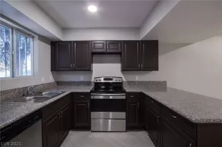 Photo #6: 2326020 Listing 