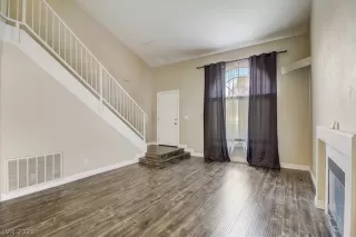 Photo #6: 2326030 Listing