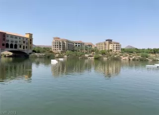 Photo #4: 2326033 Listing 