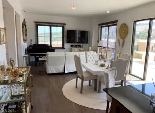 Photo #6: 2326033 Listing 