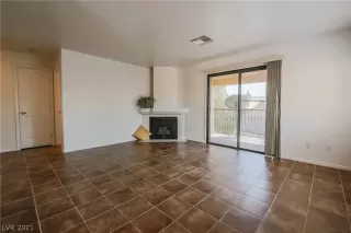 Photo #4: 2326053 Listing 