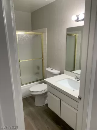 Photo #5: 2326062 Listing 