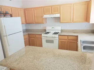 Photo #3: 2326074 Listing