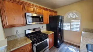 Photo #6: 2326077 Listing