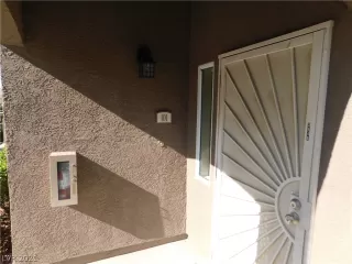 Photo #3: 2326092 Listing