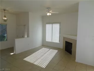 Photo #5: 2326092 Listing