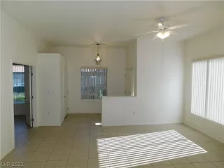 Photo #6: 2326092 Listing