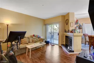 Photo #5: 2326096 Listing