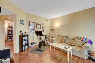 Photo #6: 2326096 Listing