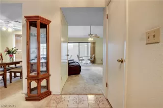 Photo #5: 2326124 Listing 