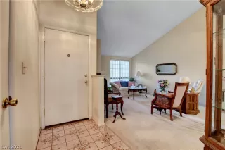 Photo #6: 2326124 Listing 