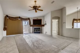 Photo #4: 2326129 Listing