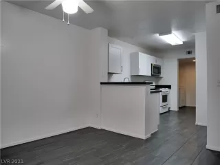 Photo #4: 2326132 Listing 