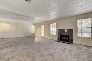 Photo #4: 2326169 Listing 