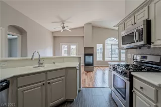 Photo #6: 2326171 Listing