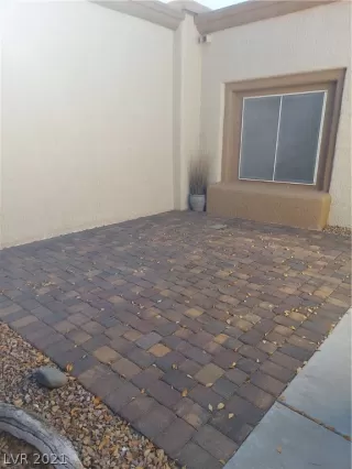 Photo #1: 2326177 Listing 