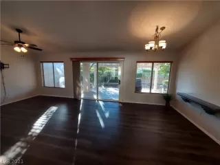 Photo #5: 2326177 Listing 