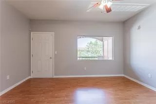 Photo #4: 2326206 Listing