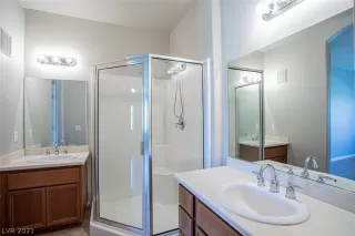 Photo #5: 2326206 Listing