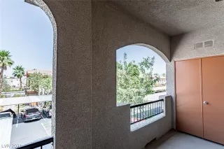 Photo #6: 2326206 Listing