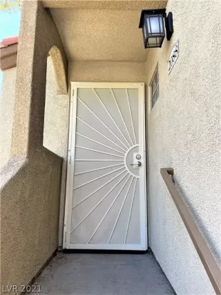 Photo #3: 2326246 Listing