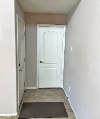 Photo #4: 2326246 Listing