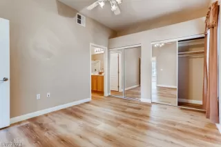 Photo #4: 2326249 Listing