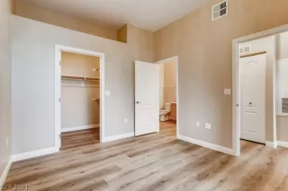 Photo #6: 2326249 Listing