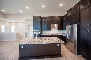 Photo #4: 2326260 Listing 