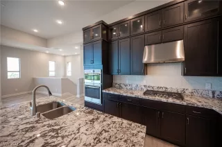 Photo #5: 2326260 Listing 