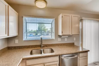 Photo #5: 2326261 Listing 