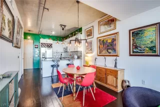 Photo #4: 2326291 Listing