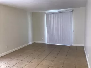 Photo #2: 2326293 Listing