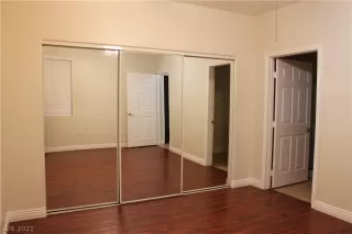 Photo #4: 2326293 Listing