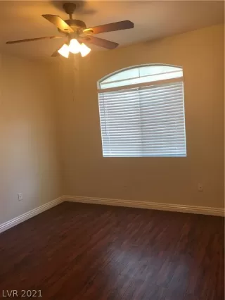 Photo #6: 2326293 Listing