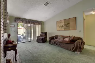 Photo #3: 2326297 Listing 