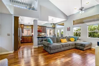 Photo #2: 2326310 Listing