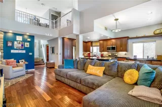 Photo #4: 2326310 Listing