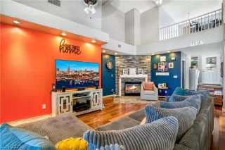 Photo #5: 2326310 Listing