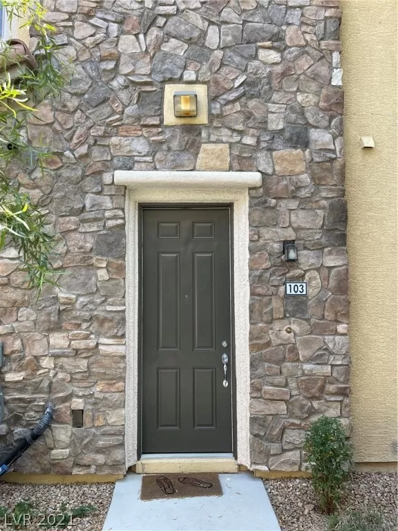 MLS: 2326331 Condo For Sale