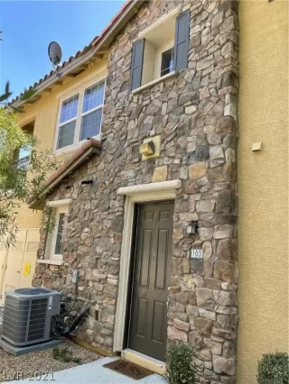 Photo #1: 2326331 Listing