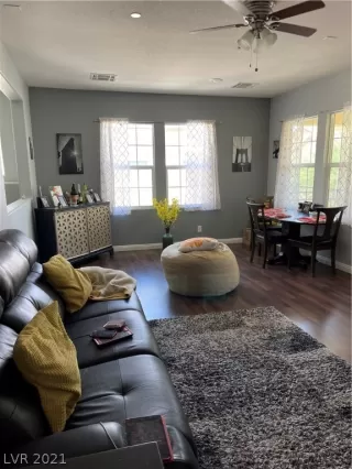 Photo #3: 2326331 Listing